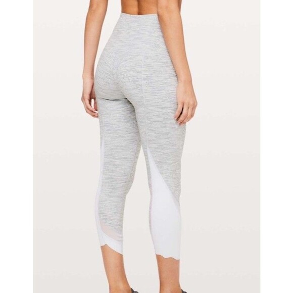 lululemon athletica Pants - Lululemon Size 8 Wunder Under High-Rise Crop 23” Scallop Leggings White Stripe